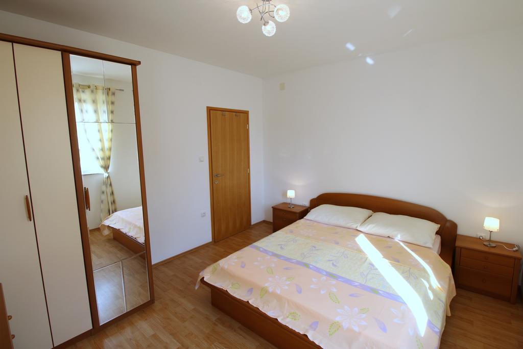 באניולה Apartment Luzia מראה חיצוני תמונה