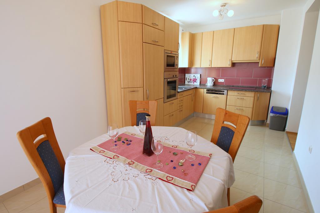 באניולה Apartment Luzia מראה חיצוני תמונה