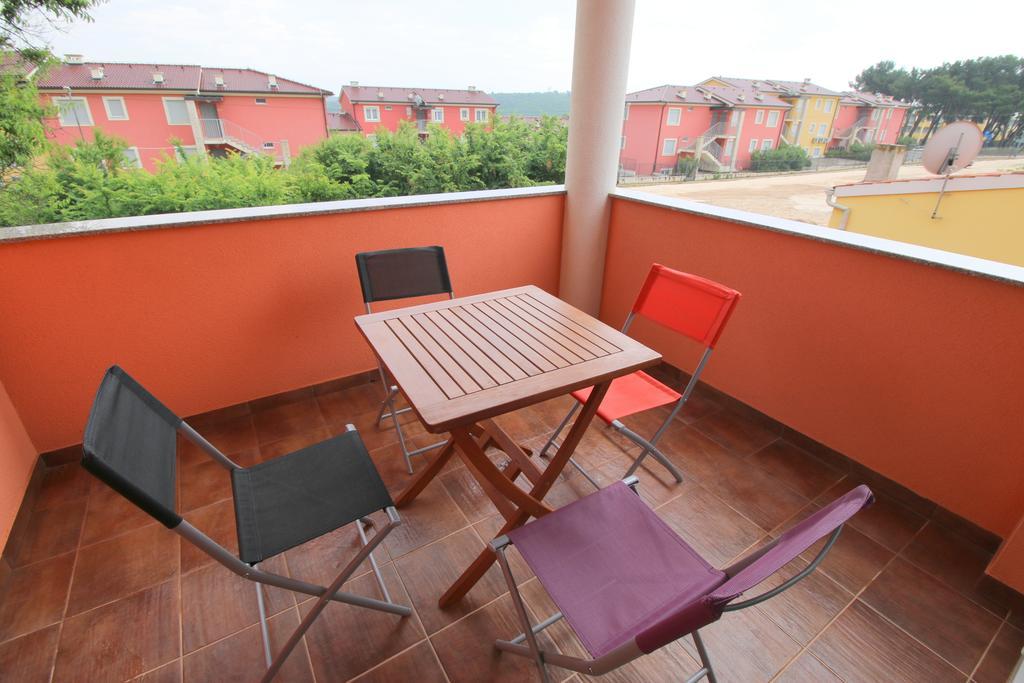 באניולה Apartment Luzia מראה חיצוני תמונה