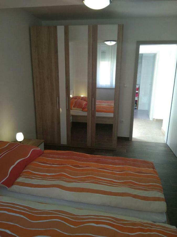 באניולה Apartment Luzia מראה חיצוני תמונה