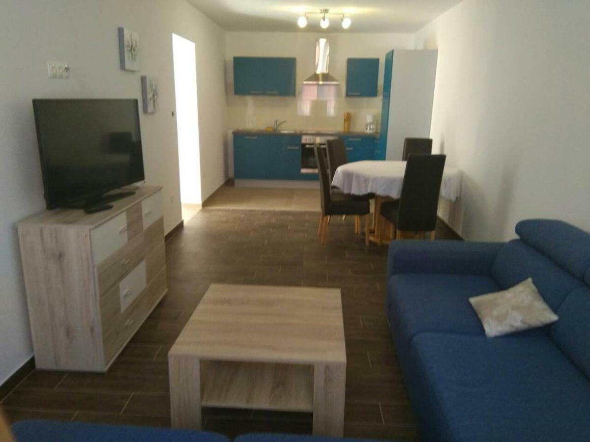 באניולה Apartment Luzia מראה חיצוני תמונה